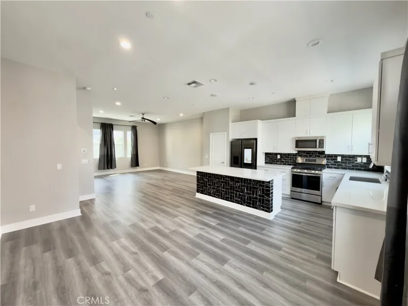 977 E Mason Lane 116, Anaheim, CA 92805