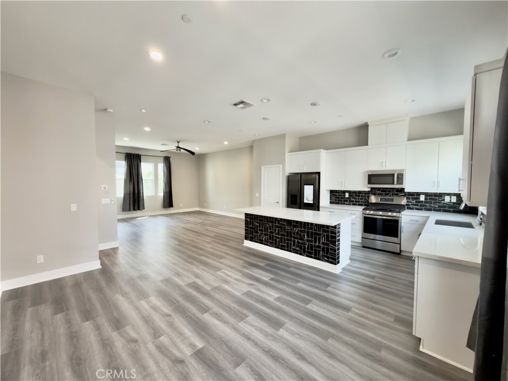 977 E Mason Lane 116, Anaheim CA 92805 - photo 1