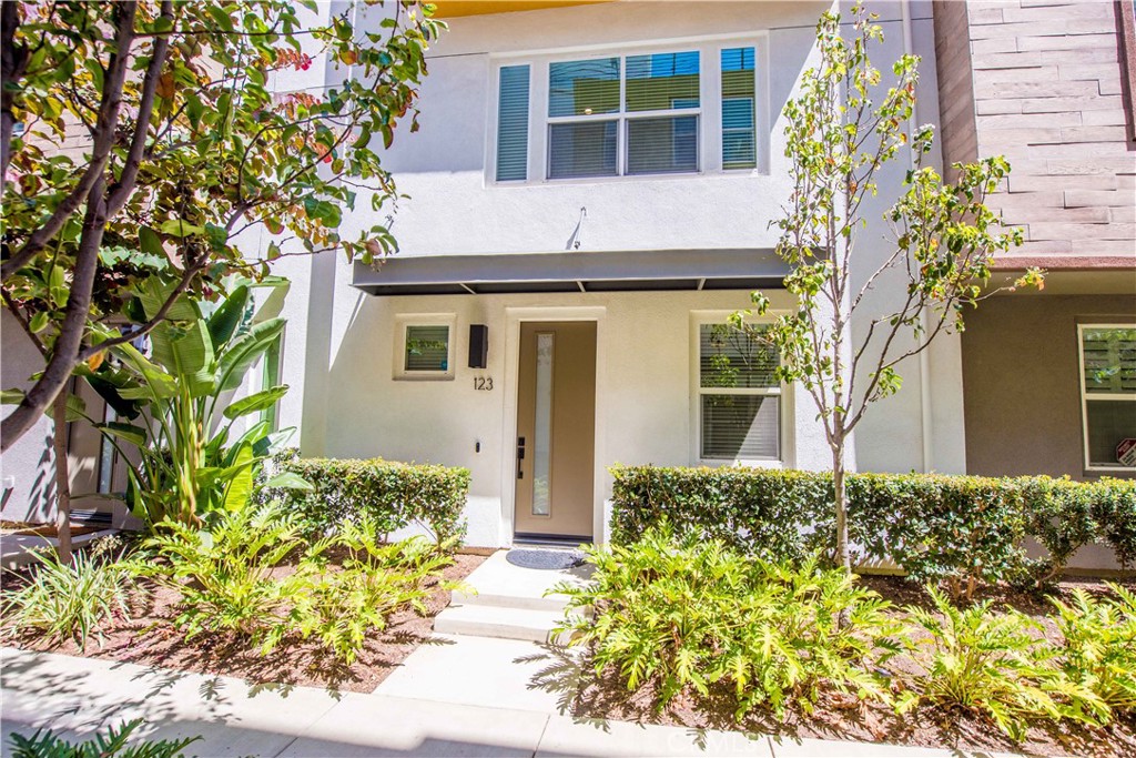 983 E Mason Lane 123, Anaheim CA 92805 - photo 1