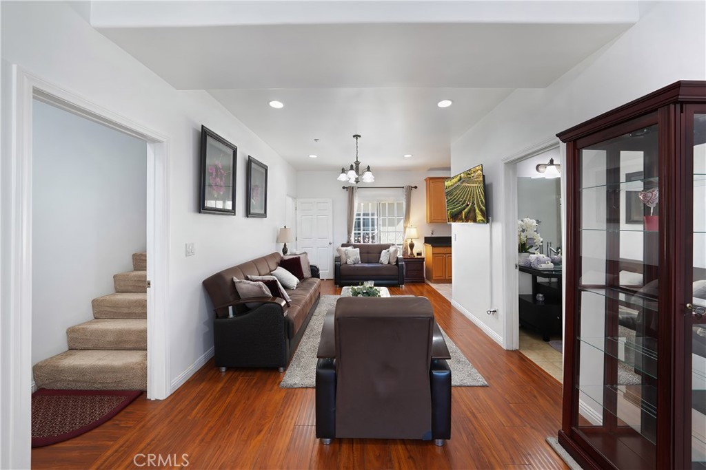 9882 W Broadway, Anaheim CA 92804 - photo 3