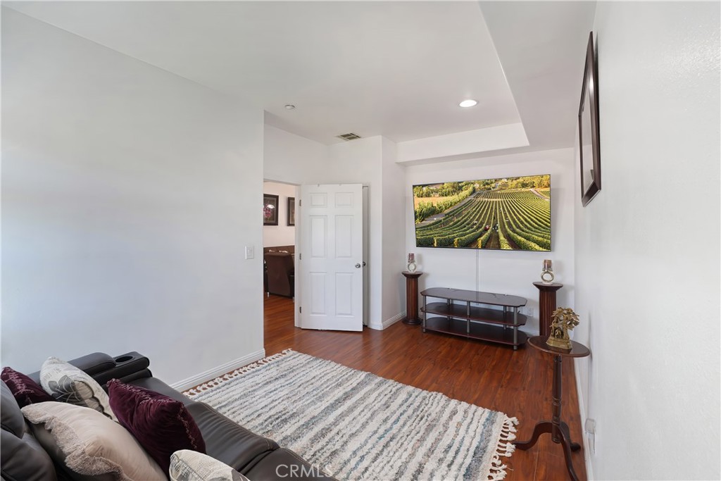 9882 W Broadway, Anaheim CA 92804 - photo 4