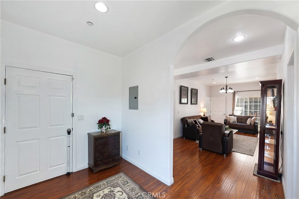 9882 W Broadway, Anaheim CA 92804 - photo 5