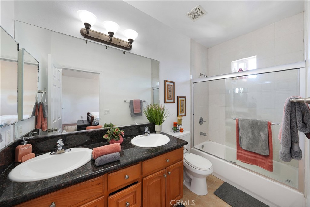 9882 W Broadway, Anaheim CA 92804 - photo 13