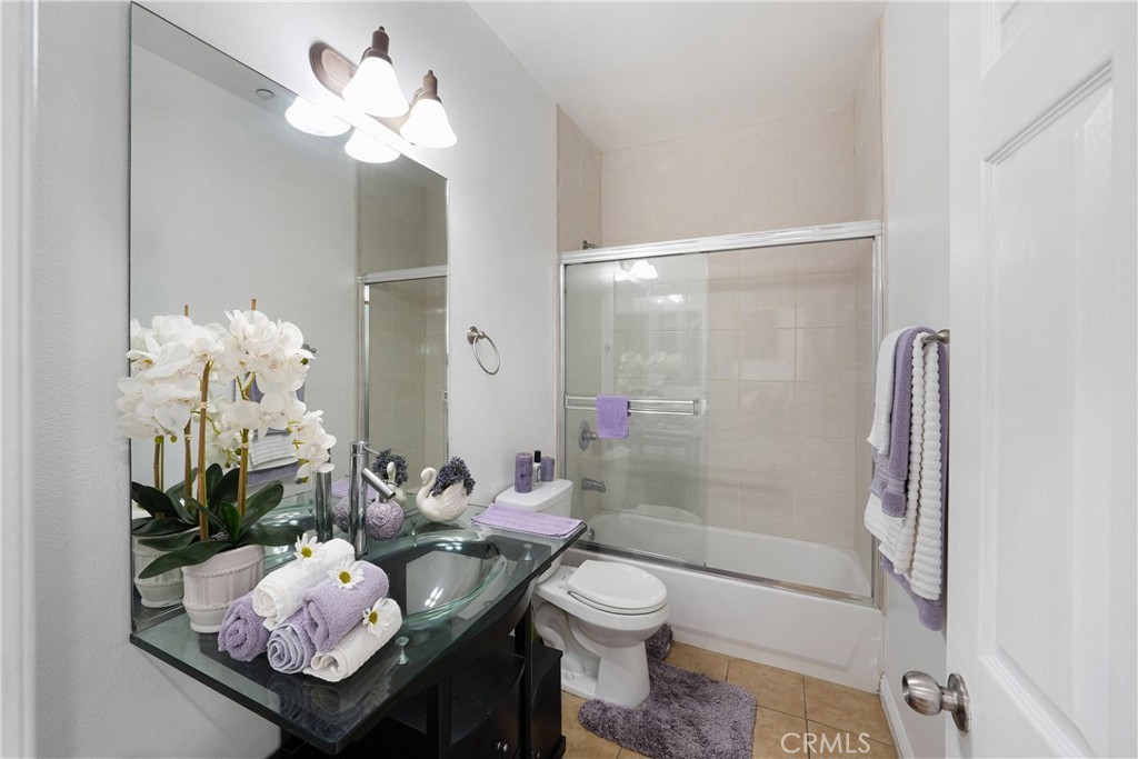 9882 W Broadway, Anaheim CA 92804 - photo 17