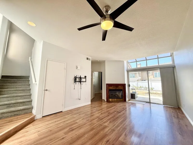 992 S Country Glen Way, Anaheim