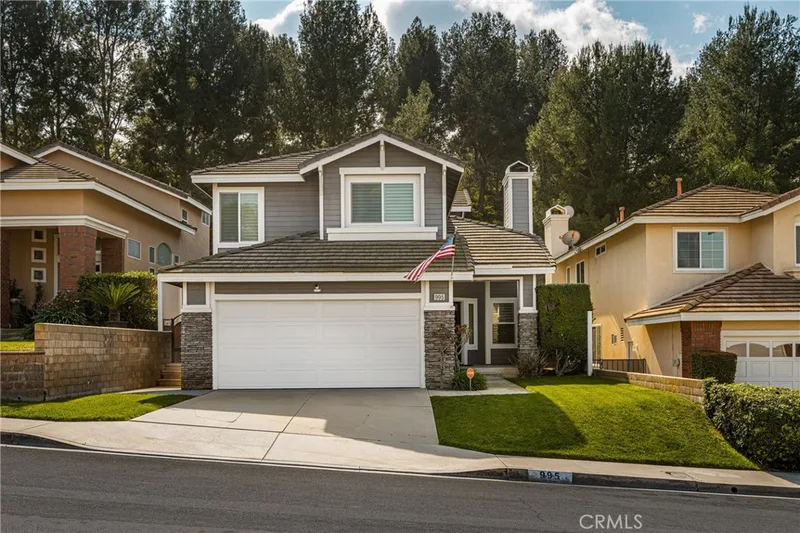 995 S Silver Star Way, Anaheim, CA 92808