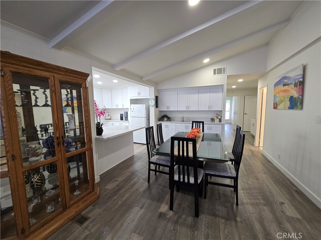 Dinning area - 1051 Site Dr 112, Brea CA 92821 - photo 6