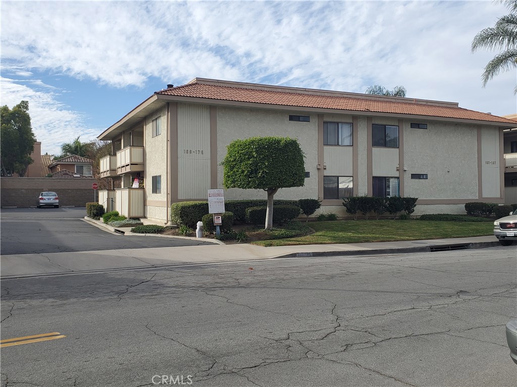 175 S Poplar Avenue 13, Brea CA 92821 - photo 1