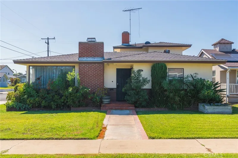 418 Union, Brea