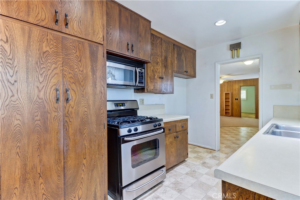 Kitchen looking toward the family room - 429 Catalpa Avenue, Brea CA 92821 - photo 6