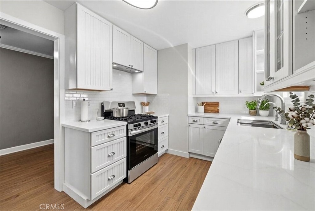 Kitchen - AI Digitally Enhanced - 550 Magnolia, Brea CA 92821 - photo 10