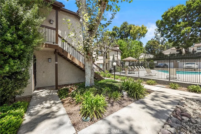600 N Brea Boulevard 43, Brea