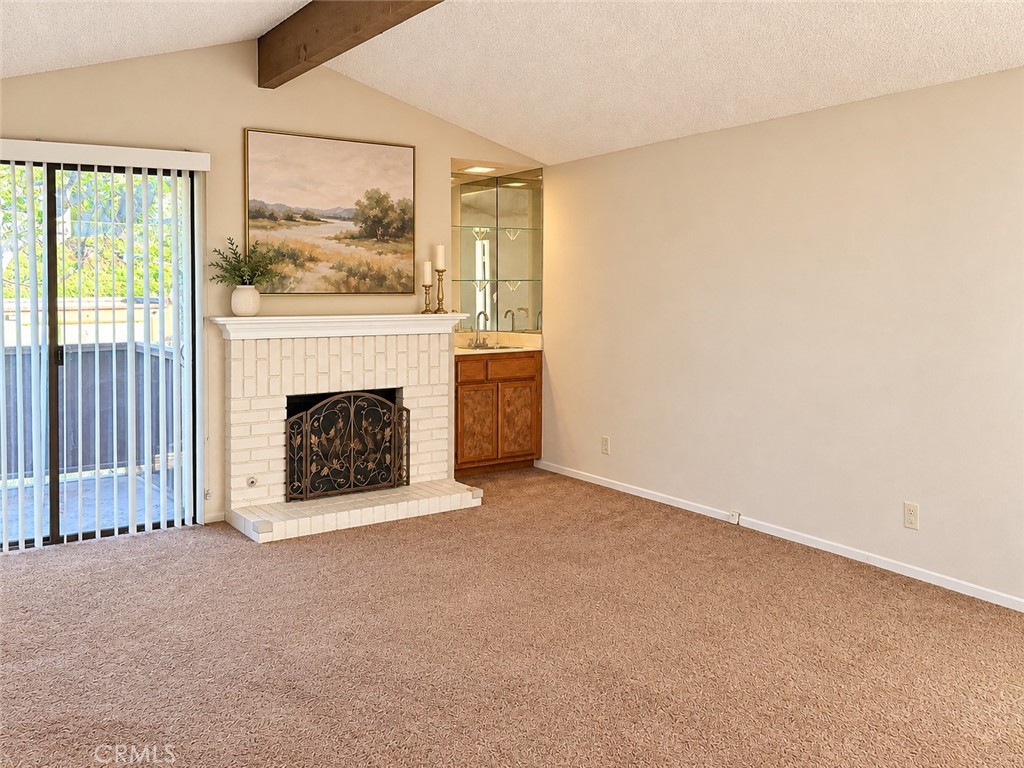 Living Room Empty - 600 N Brea Boulevard 44, Brea CA 92821 - photo 6