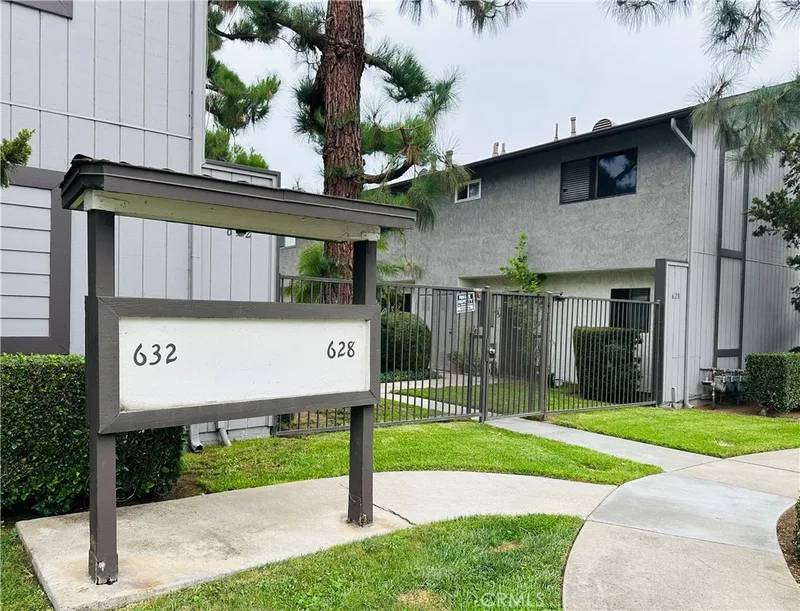 632 E Birch B, Brea, CA 92821