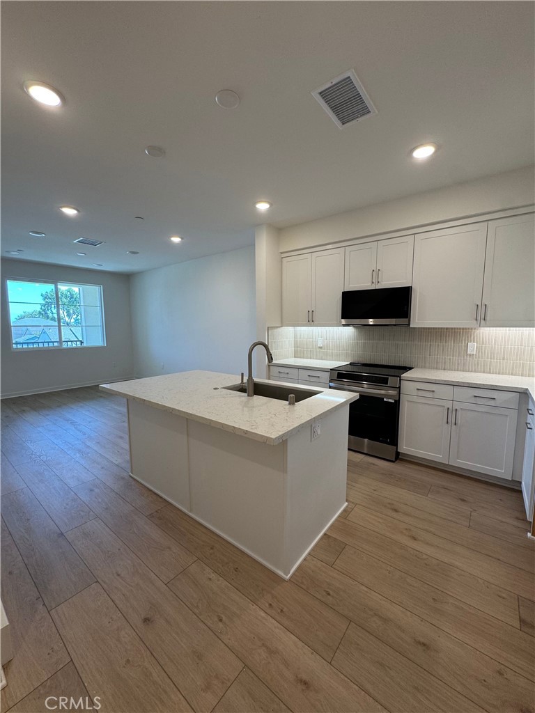 685 S Brea Boulevard 103, Brea CA 92821 - photo 2