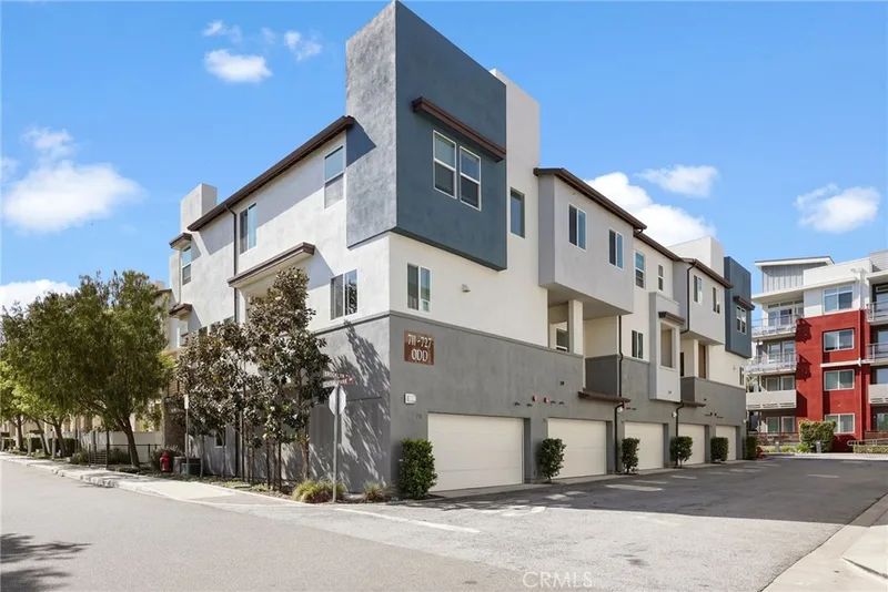 711 Brooklyn, Brea, CA 92821