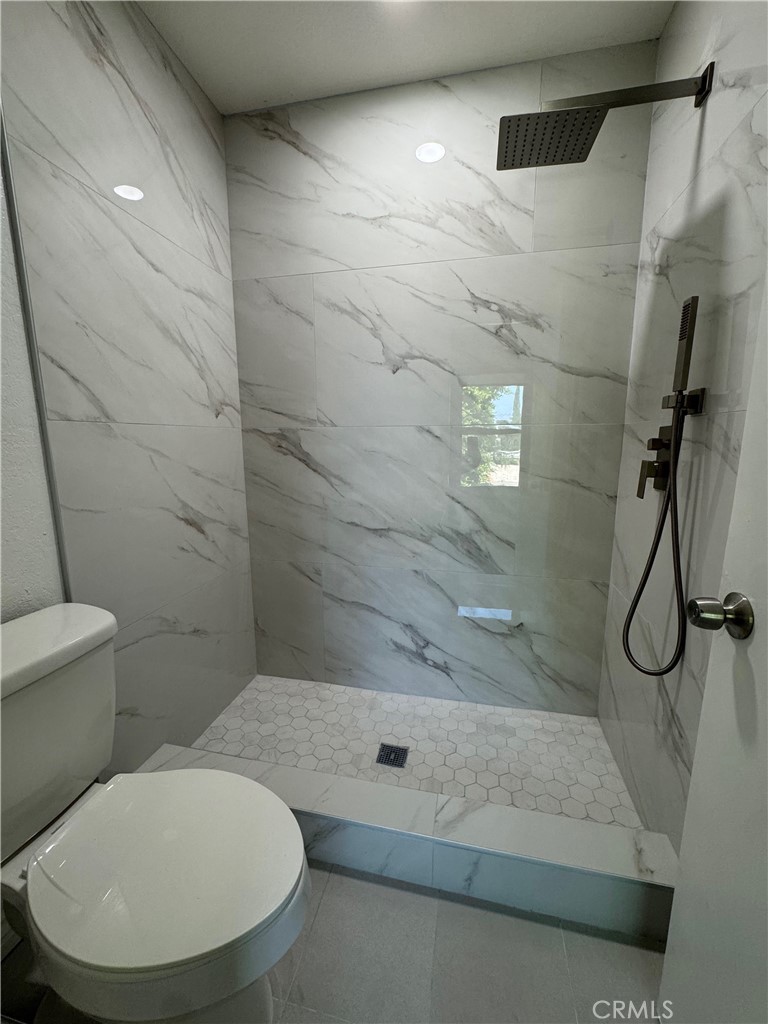 Nice walk in Shower in the Master bath - 731 Archwood Avenue, Brea CA 92821 - photo 15