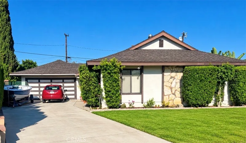 904 Mccart, Brea