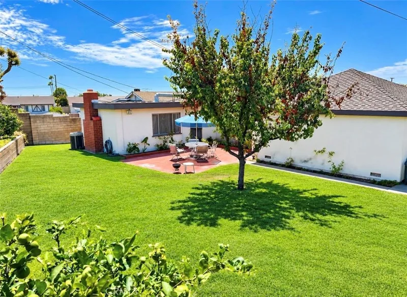 904 Mccart, Brea