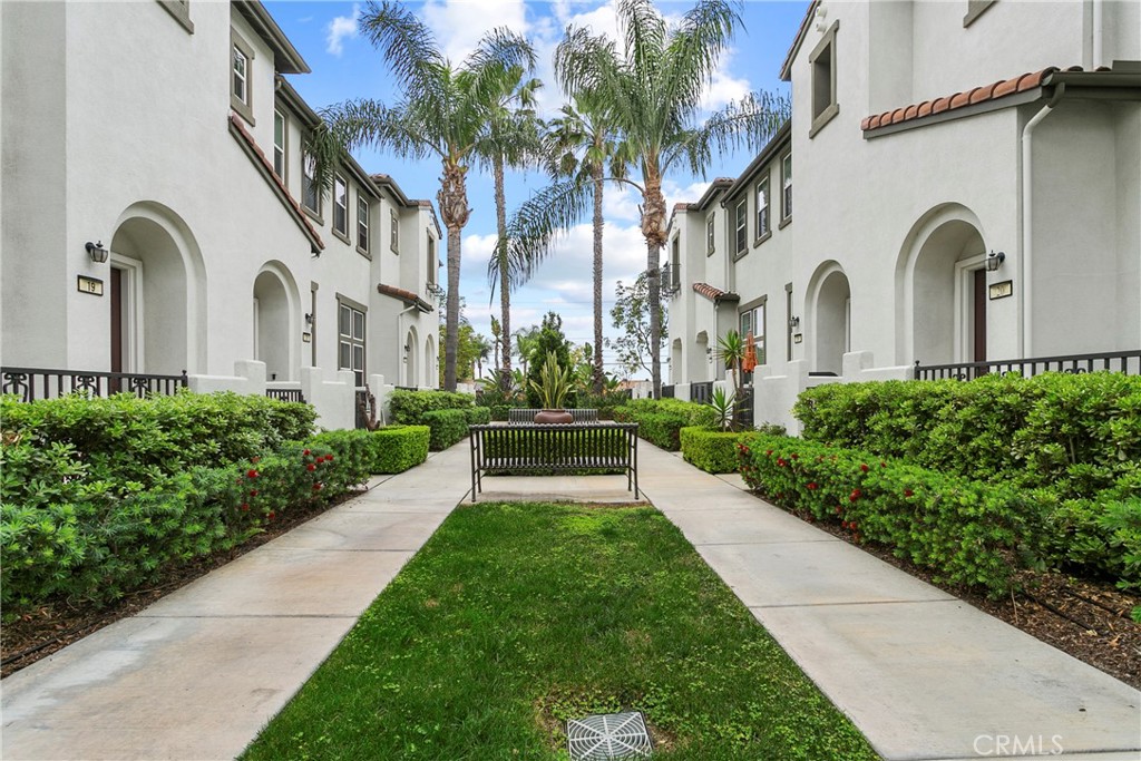 Court Yard in Front - 11 Sutherland Court, Buena Park CA 90621 - photo 1