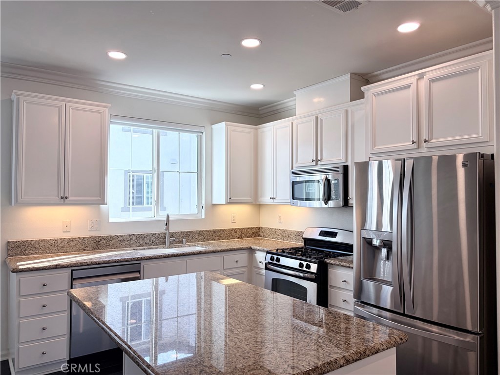 21 Sutherland Court, Buena Park CA 90621 - photo 8