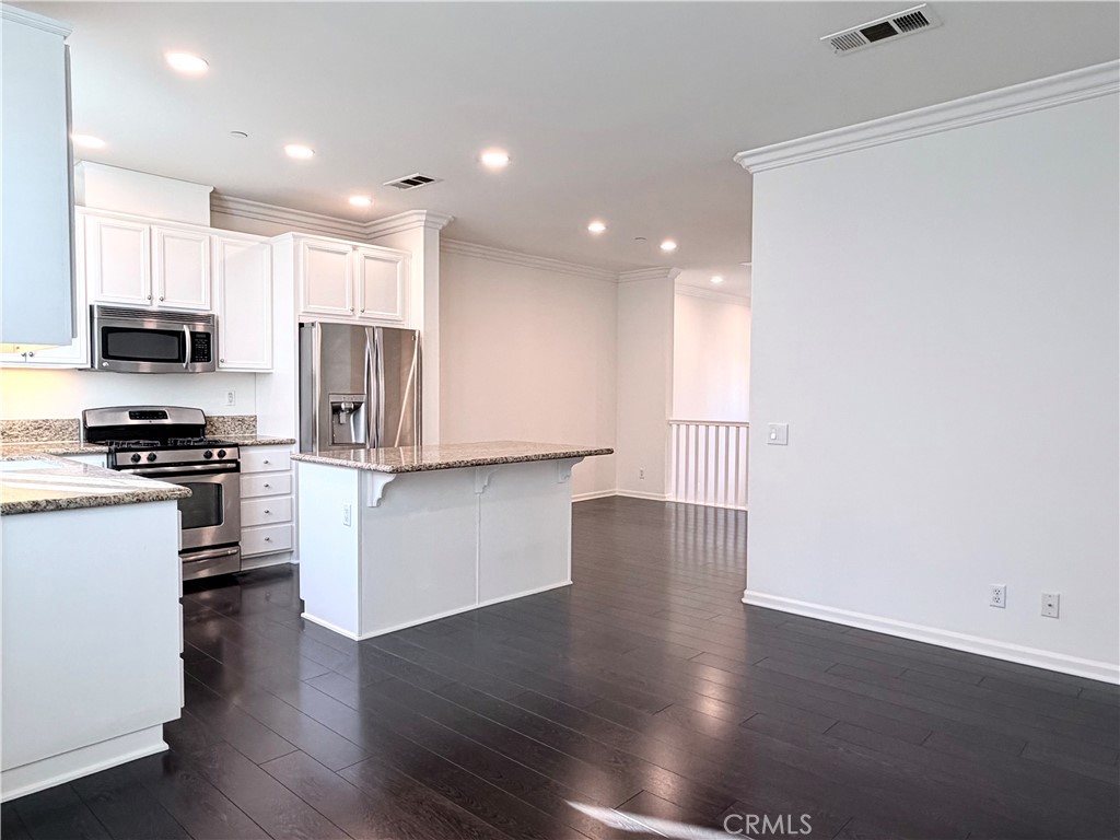 21 Sutherland Court, Buena Park CA 90621 - photo 10