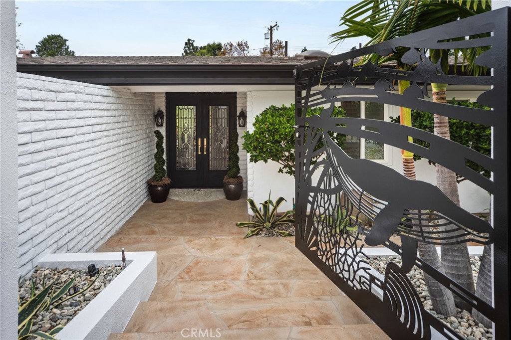 Private entryway - 5431 Rockledge Drive, Buena Park CA 90621 - photo 10