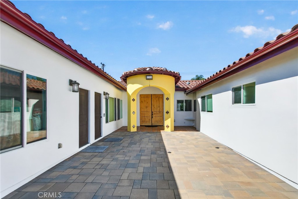 Grand entryway - 5451 Lockhaven Drive, Buena Park CA 90621 - photo 6