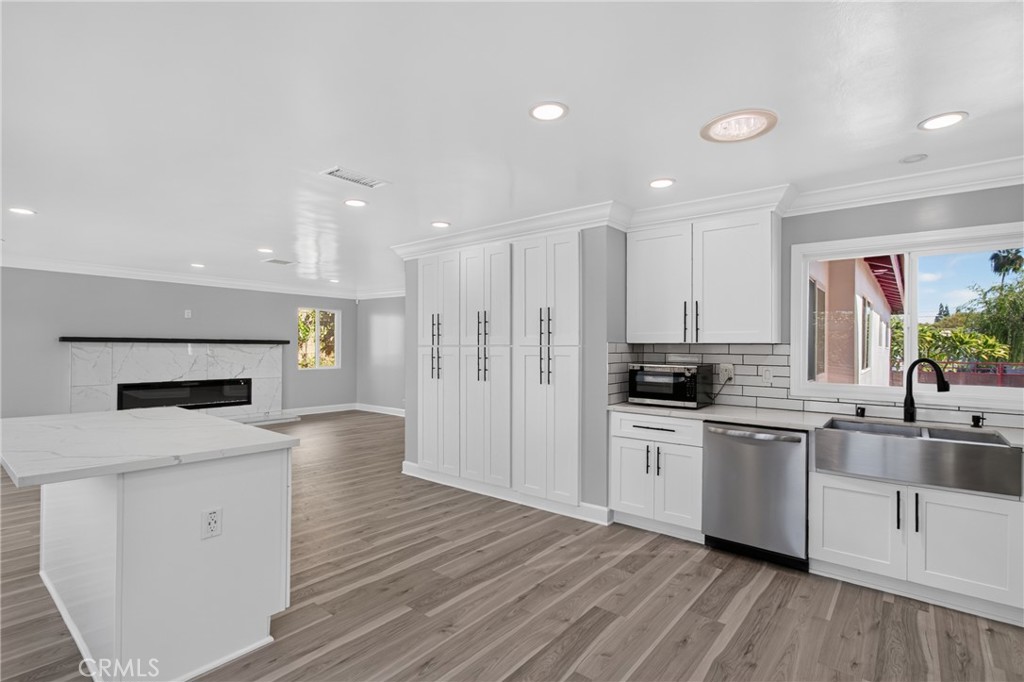 Subway backsplash - 5451 Lockhaven Drive, Buena Park CA 90621 - photo 16