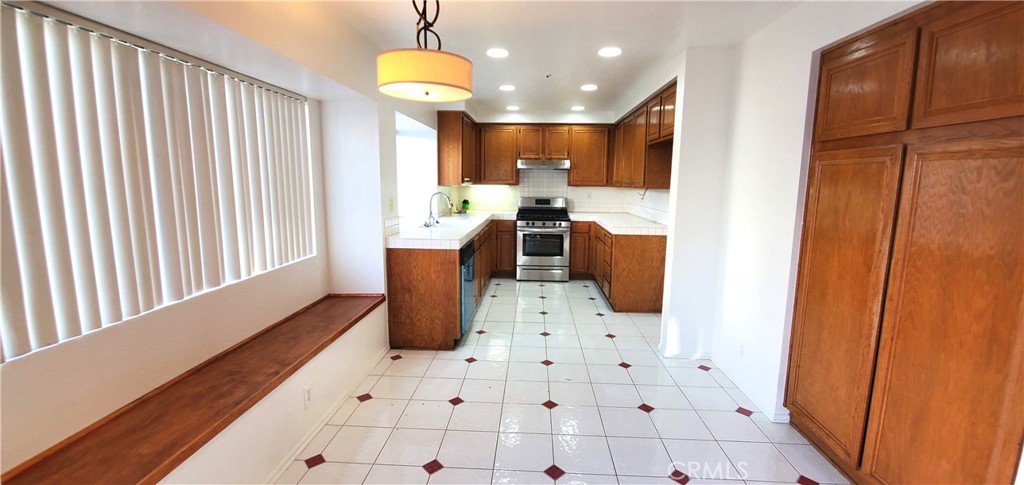 5610 Rostrata Avenue, Buena Park CA 90621 - photo 16
