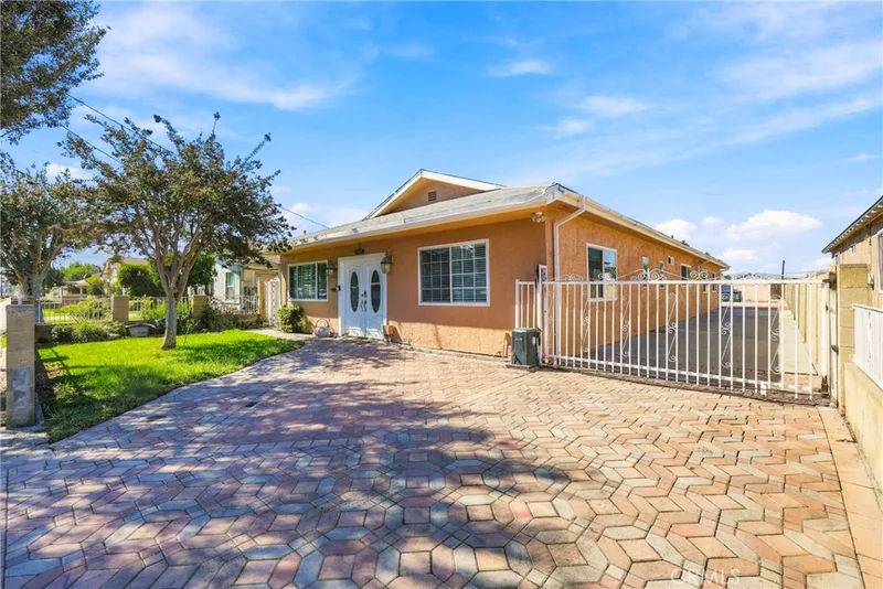 5871 Fullerton Avenue, Buena Park
