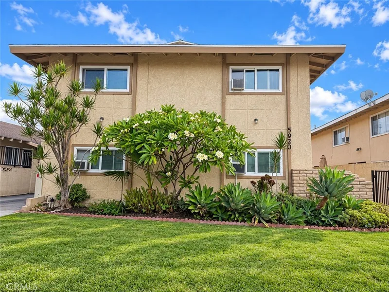 5920 Rostrata 2, Buena Park