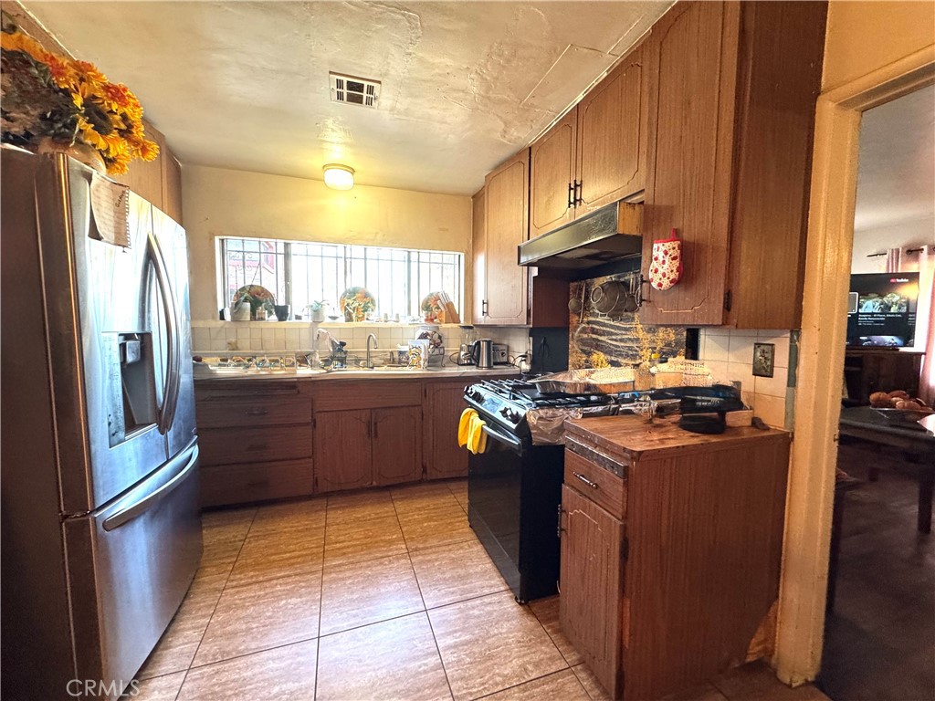 6271 Stanton, Buena Park CA 90621 - photo 9