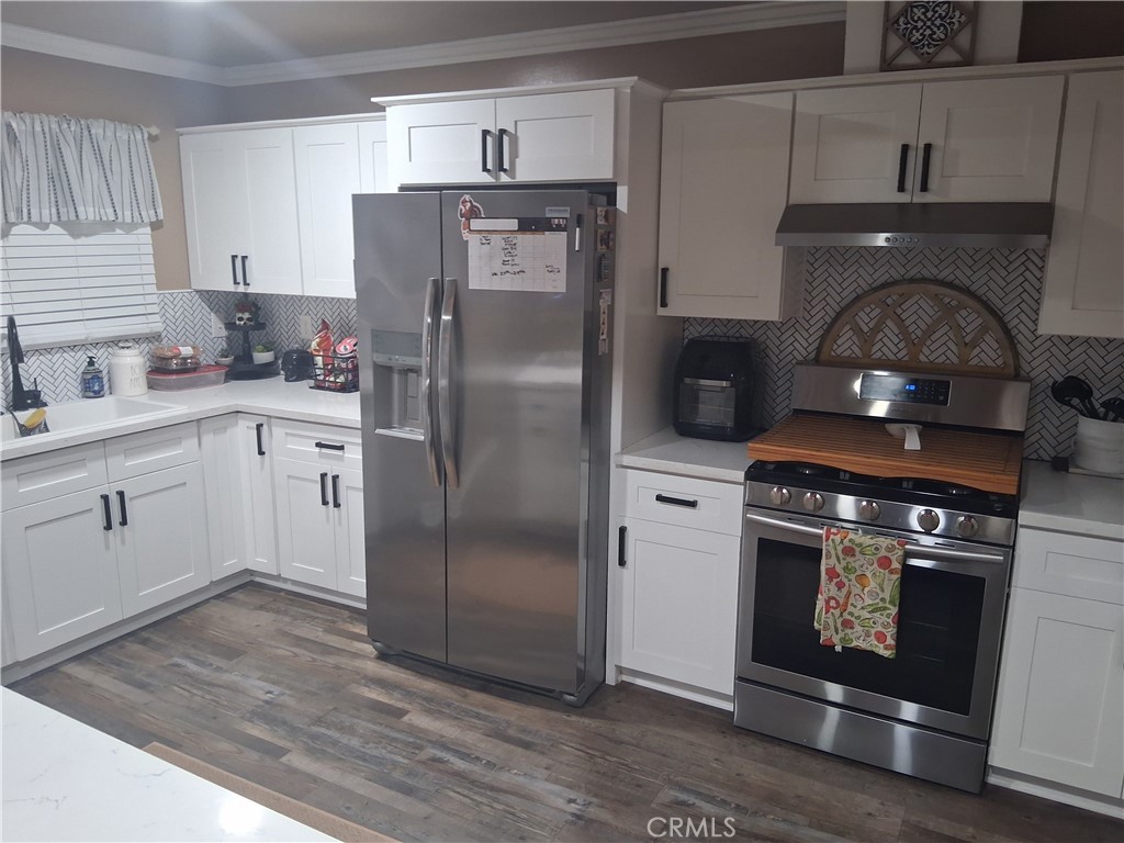 6326 SAN ROBERTO Circle, Buena Park CA 90620 - photo 11