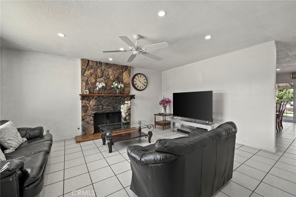 6621 Rostrata, Buena Park CA 90621 - photo 3