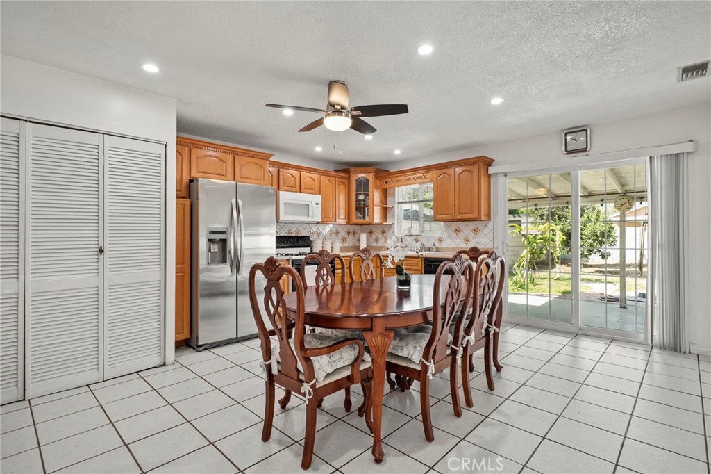 6621 Rostrata, Buena Park CA 90621 - photo 9
