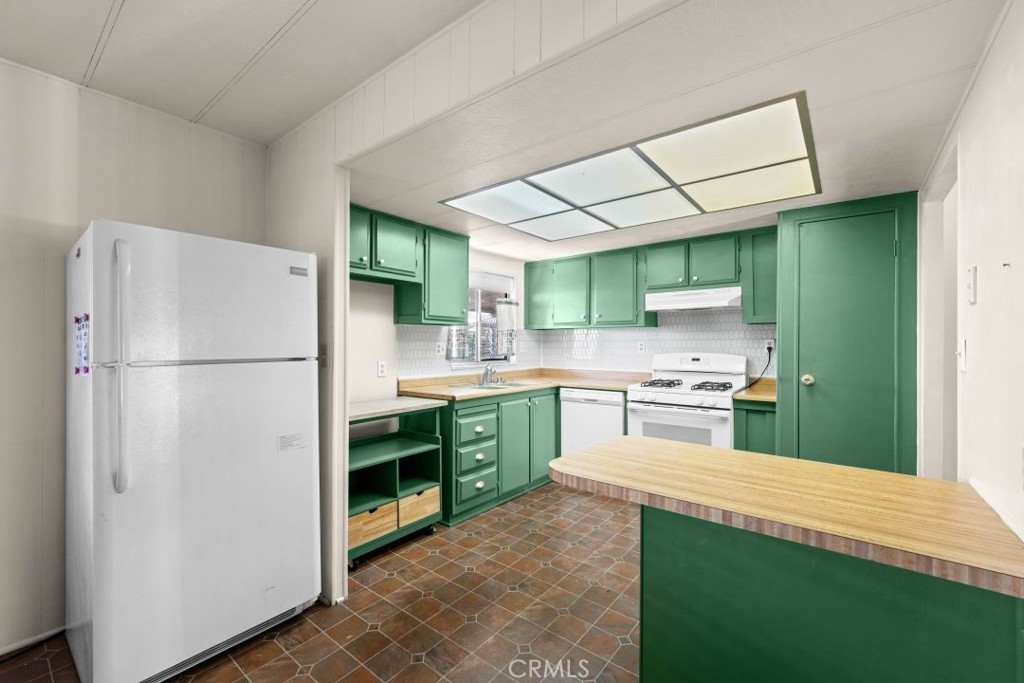 6741 Lincoln 15, Buena Park CA 90620 - photo 9