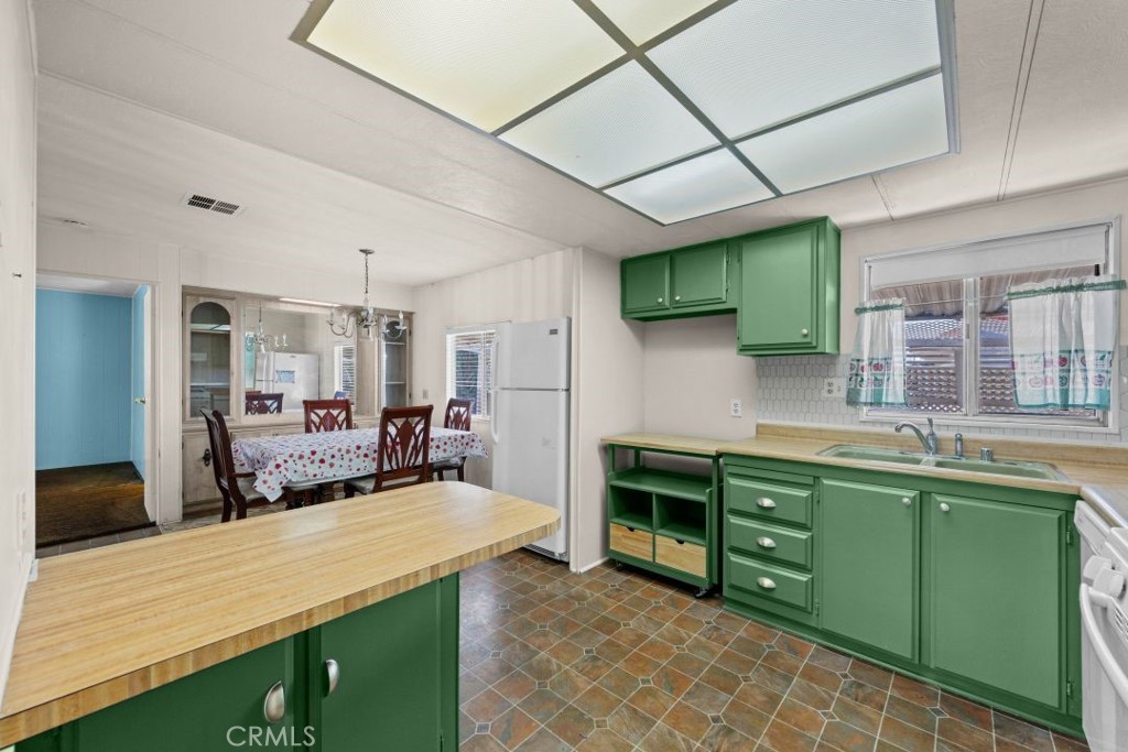 6741 Lincoln 15, Buena Park CA 90620 - photo 13