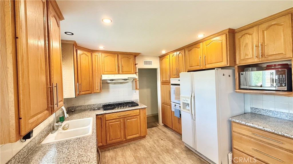 7244 HARDING CIR, Buena Park CA 90620 - photo 6