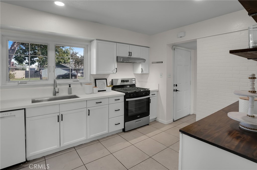 7321 Colombia Drive, Buena Park CA 90620 - photo 19