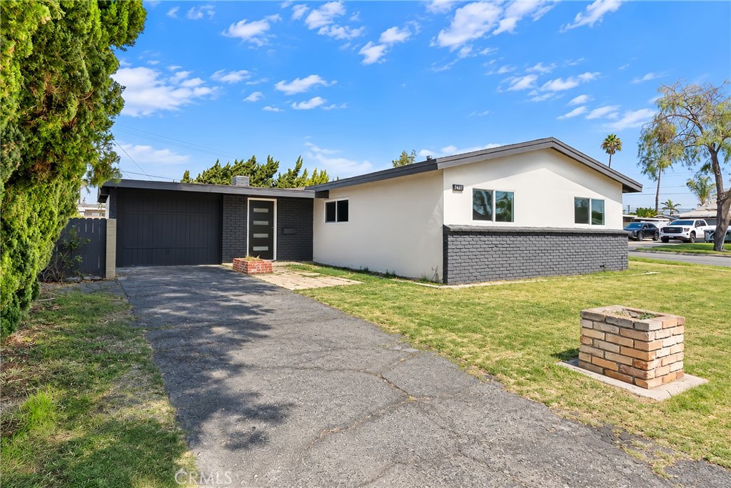 7437 El Verano, Buena Park CA 90620 - photo 2