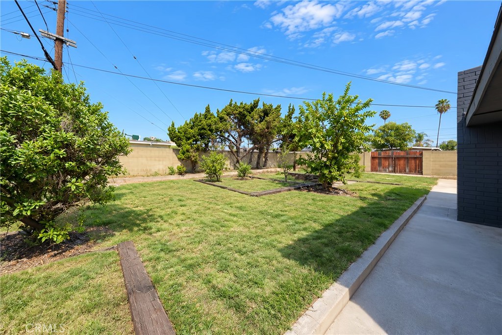 7437 El Verano, Buena Park CA 90620 - photo 25