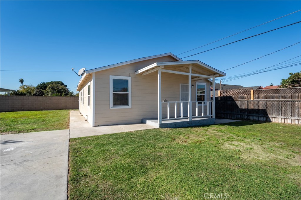 Huge Lawn space in front and side yard - 7581 Knott Ave, Buena Park CA 90620 - photo 1