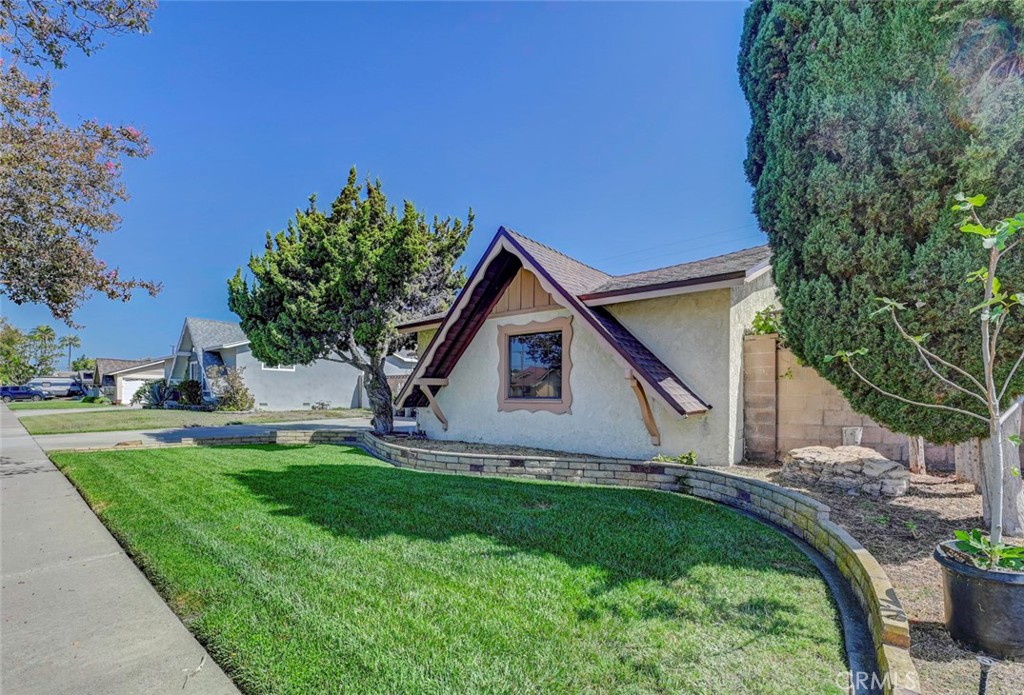 Front side view - 7660 El Chaco, Buena Park CA 90620 - photo 2