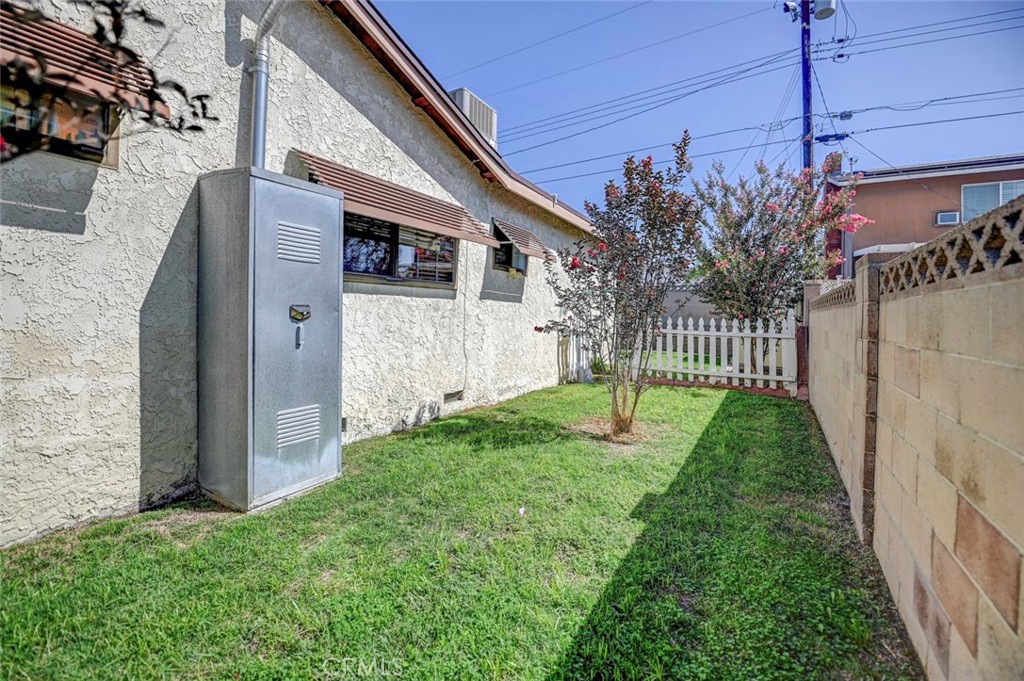 Side yard - 7660 El Chaco, Buena Park CA 90620 - photo 24