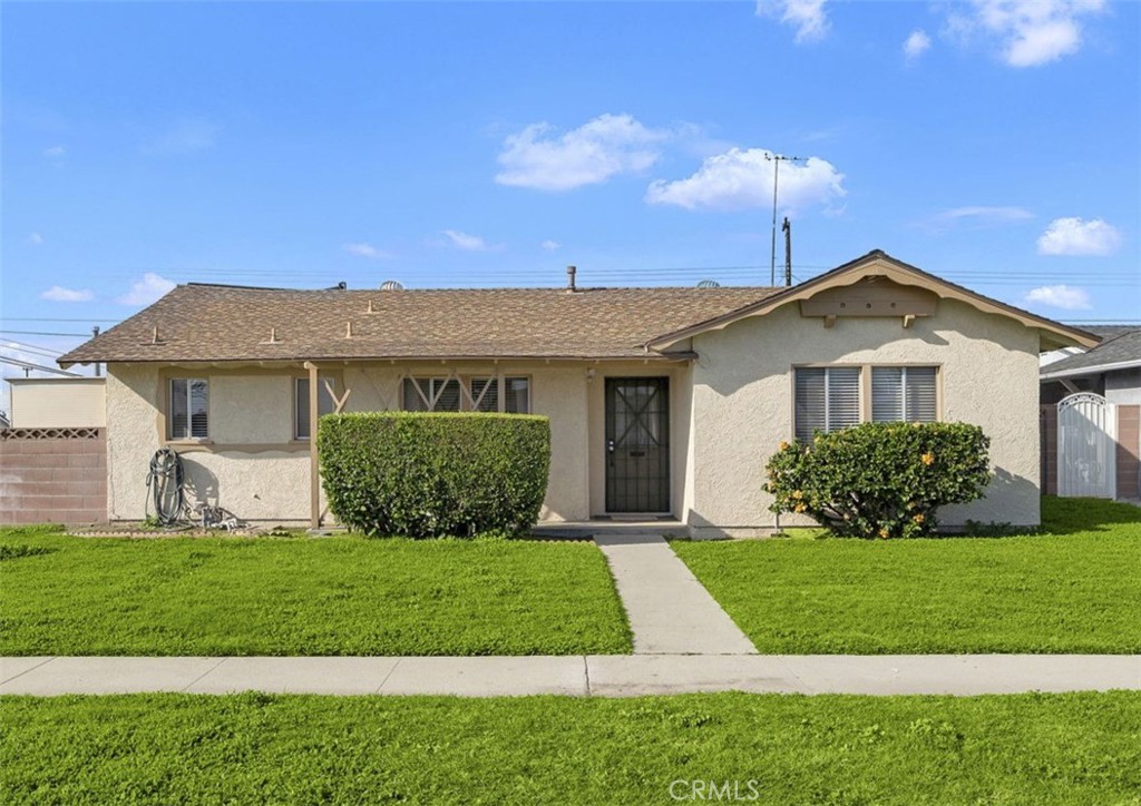 Welcome to this adorable turnkey gem - 7869 La Mirada Circle, Buena Park CA 90620 - photo 1