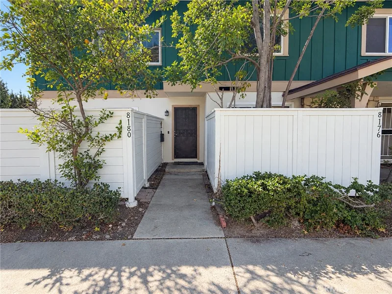 8180 Ferguson Green, Buena Park