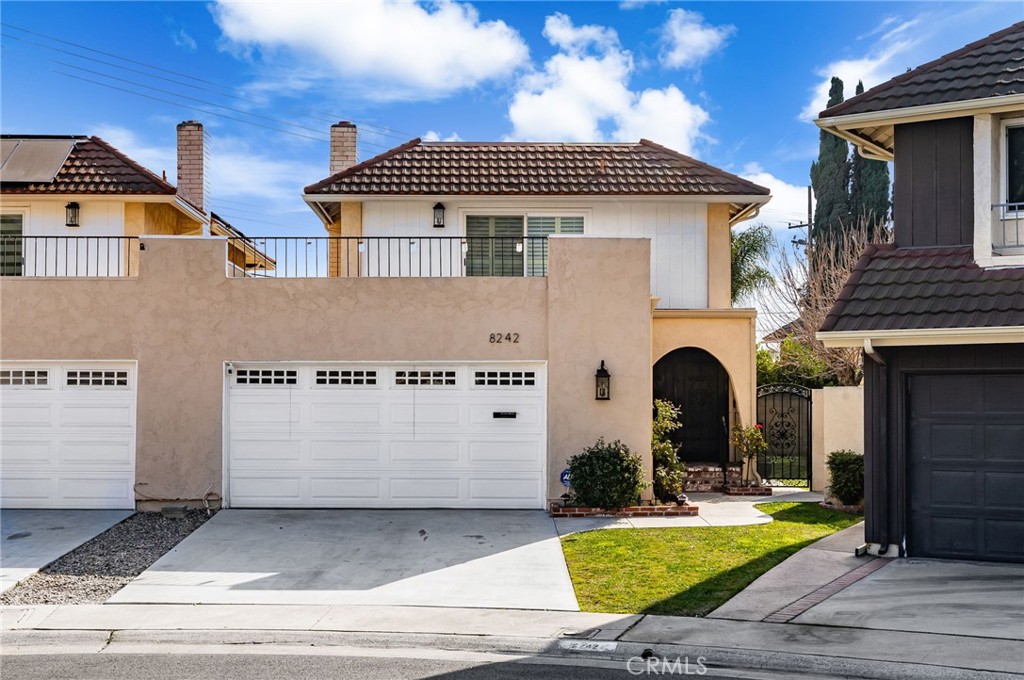 2 car garage plus driveway - 8242 Baldwin Circle, Buena Park CA 90621 - photo 1
