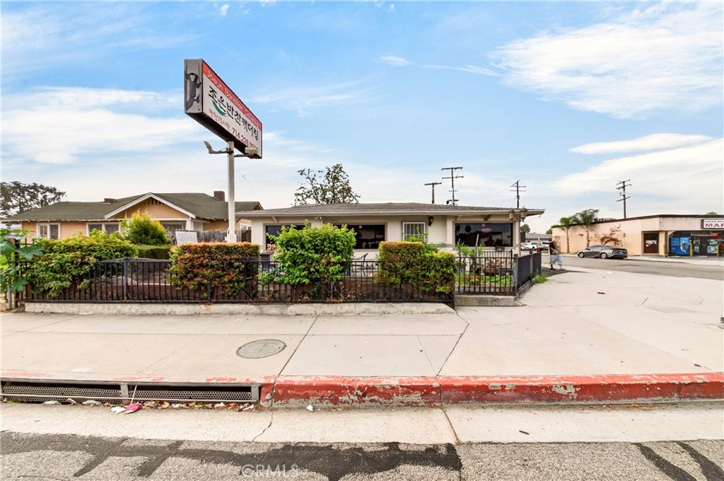 8242 Commonwealth, Buena Park CA 90621 - photo 10