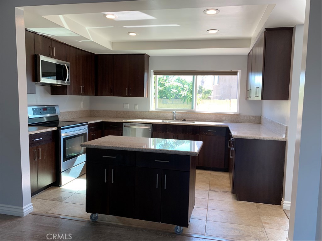 8250 Gregory Circle, Buena Park CA 90621 - photo 7